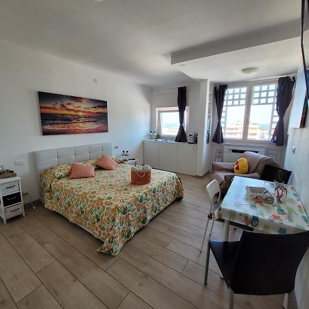 Rosato 3 Sea View Apartment Lignano Sabbiadoro Bagian luar foto