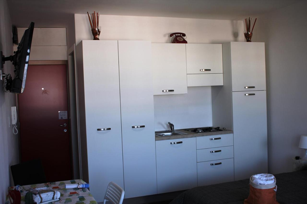 Rosato 3 Sea View Apartment Lignano Sabbiadoro Bagian luar foto
