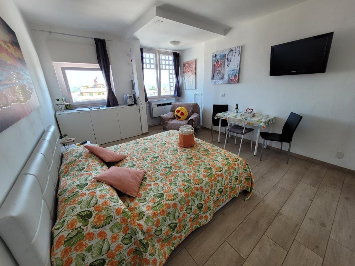 Rosato 3 Sea View Apartment Lignano Sabbiadoro Bagian luar foto