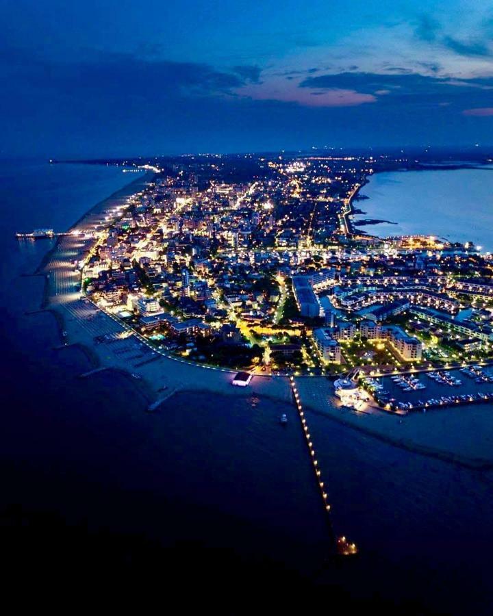 Rosato 3 Sea View Apartment Lignano Sabbiadoro Bagian luar foto